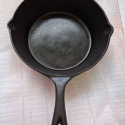 10" IL Mulino New York Cast Iron - Seasoned, Restaurant Branded