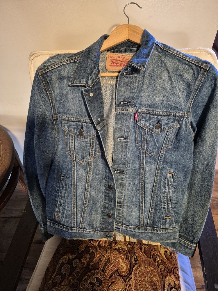 Women’s Levi's Denim Jacket, Size Medium