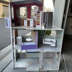 Giant Doll House 