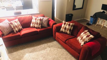 Couch & love seat set