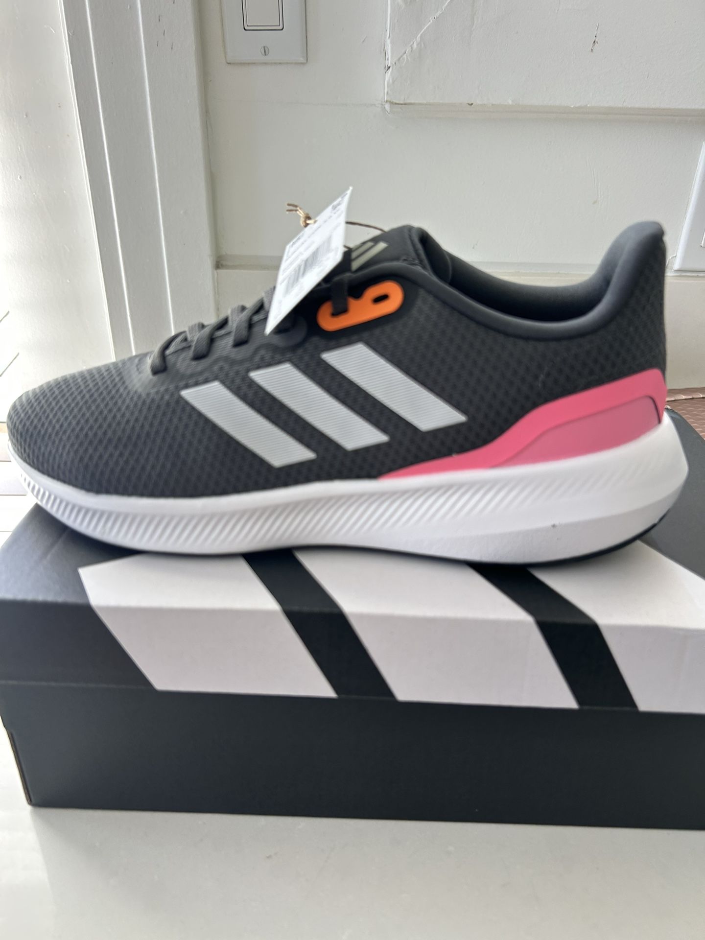 Women Adidas Shoes Size 8.5