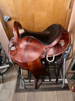 Crates Endurance Horse Saddle