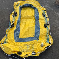 Challenger 4-Person Raft With Oars