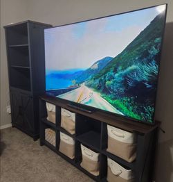 Entertainment center