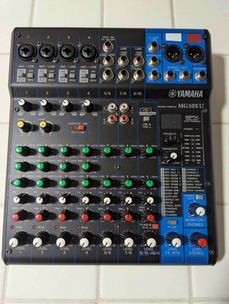 Yamaha MG10XU Mixer