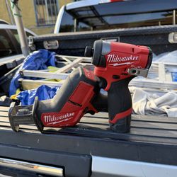 Zozo 12 volt y impacto 12 volt Milwaukee