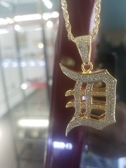10K GOLD 3D D CHARM