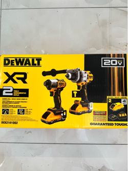 20V MAX 2-Tool Combo Kit with (2) 4.0 Ah Batteries, Charger and Kit Bag dck2101qq2