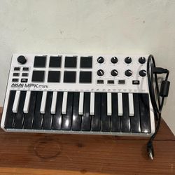 Akai MPK Mini MKII MK3 White 25-Key USB MIDI Keyboard Controller. Limited edition color scheme. Like new condition. #DJ