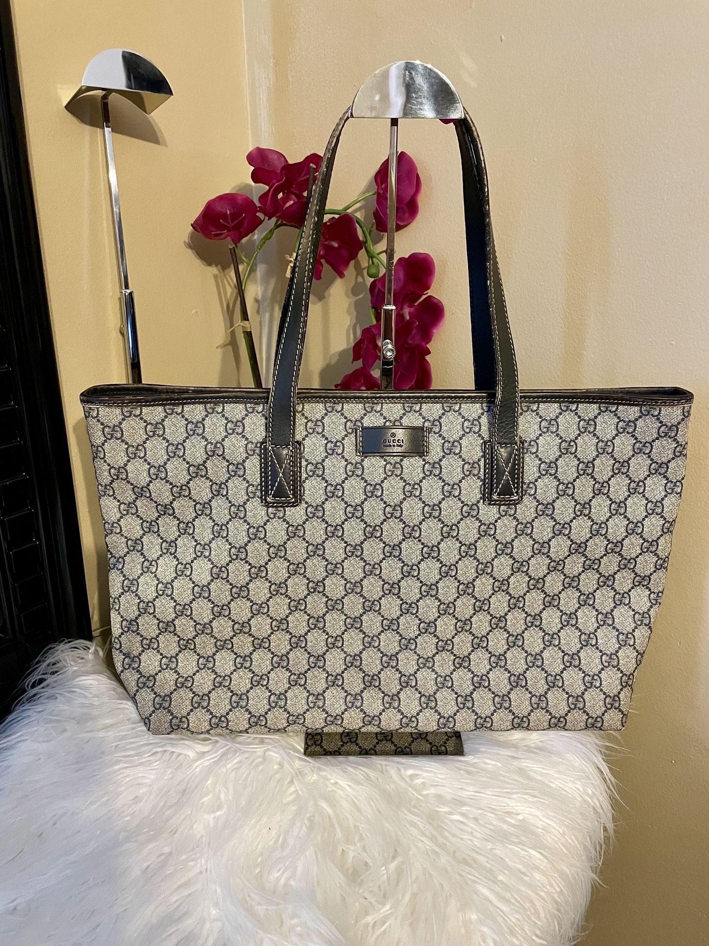 Gucci GG Supreme Totes