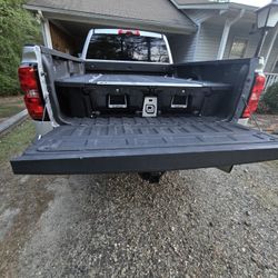 TRUCK BED DECK SYSTEM