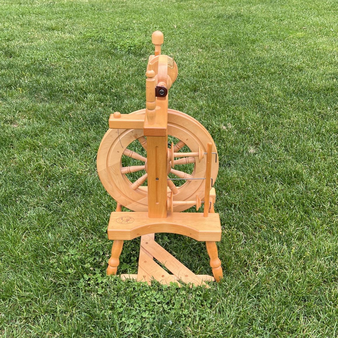 Clemes & Clemes Traditional Spinning Wheel With Stool