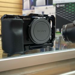 Sony ZV-E10 With Cage 