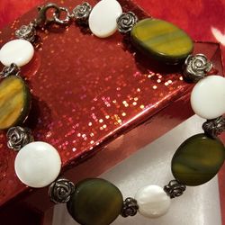 $10.00 - Bracelet, Handcrafted!  Gorgeous Rose Accents - With Gift Box - Great Gift Idea
