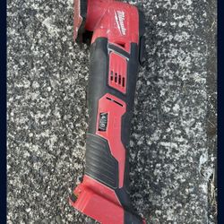 Milwaukee Multitool