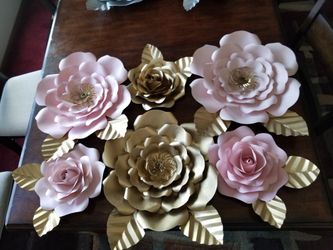 Paper flowers and paper roses. Flores de papel