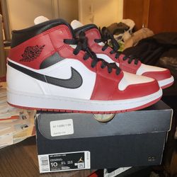 Jordan 1 Mid Chicago