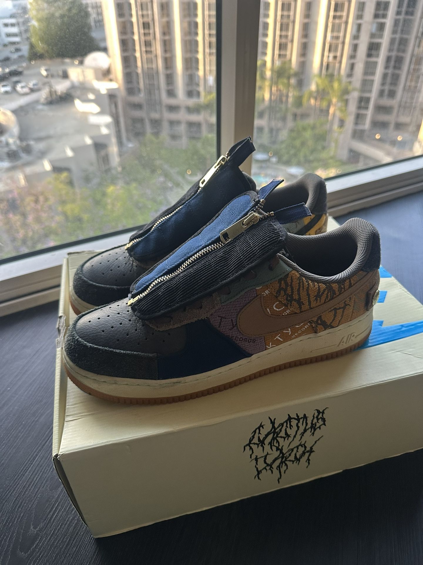TRAVIS SCOTT AIR FORCE 1 LOW CACTUS JACK (11.5)