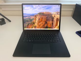 Microsoft Surface Laptop — Windows 11, i7, 16GB RAM