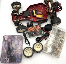 Lot Vintage Team Associated RC10 Red Aluminum Pan  w Extra Parts