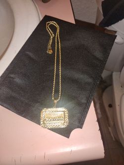 Gold rope chain