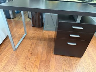 Computer desk