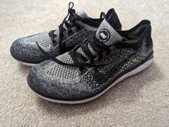 Women's Nike Shoe Flyknit Size 8.5