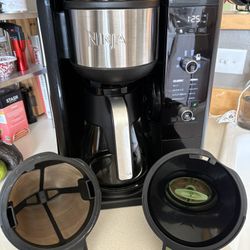 Ninja Two in One Coffee Pot/Tea Maker With Frother