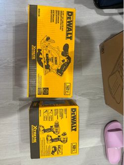 DEWALT XTREME 12-volt Max 5-3/8-in Brushless Cordless Circular saw (Battery Not Included and Charger Not Included)  DEWALT XTREME 2-Tool 12V MAX XR Br