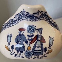 Vintage Johnson Brothers Hearts and Flowers gravy or sauce boat 