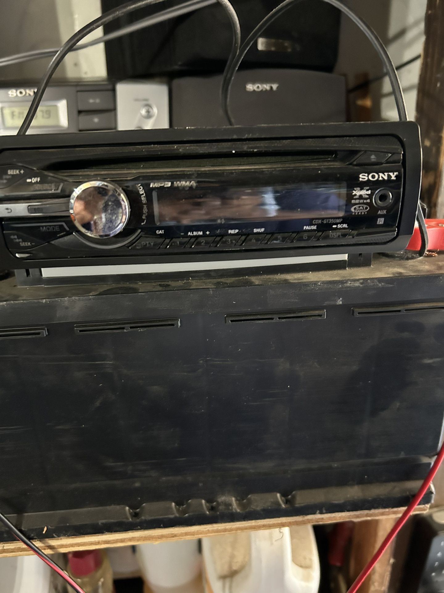 Car Stereo Sony works good has Bluetooth