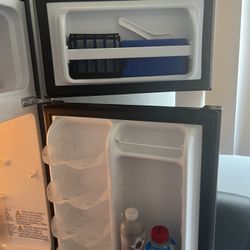 Hisense 3.2 Cu. Ft. Double-Door Compact Refrigerator 