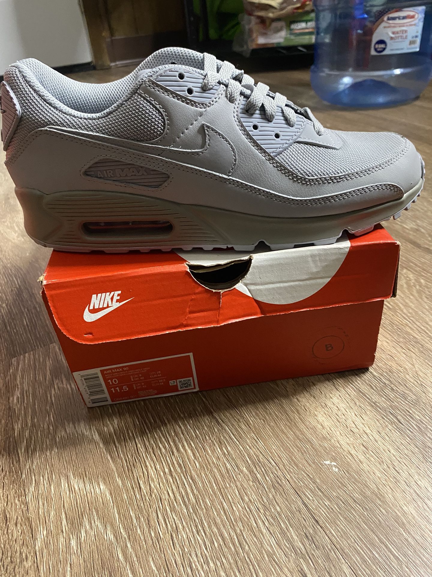 Size 10 Men Brand New $$65