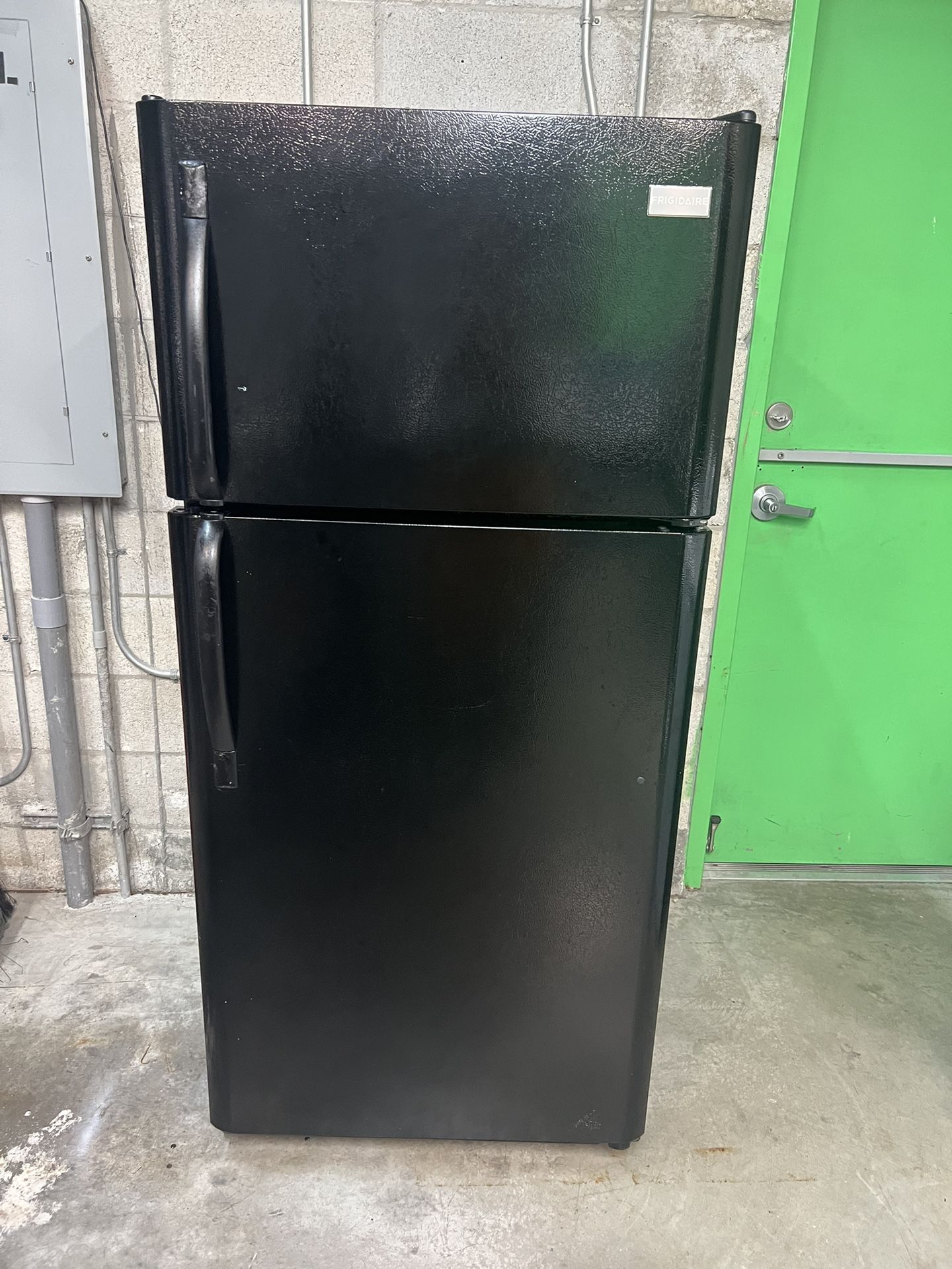 Refrigerator De 2 Puertas Marca Frigidaire