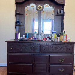 Dressing Table With Mirror 