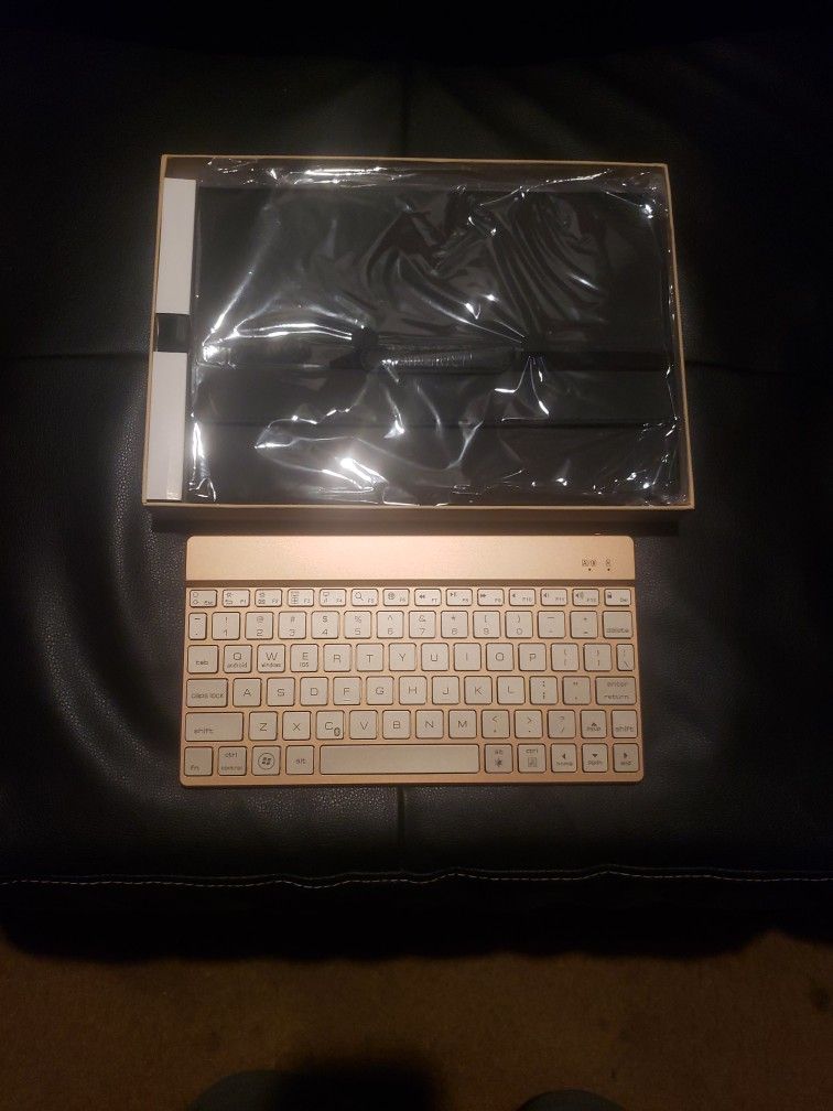 Bluetooth Keyboard and Leather Case Protector For iPad