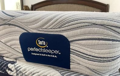 Clean Queen Size Serta Perfect Sleeper Memory Foam Mattress