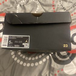 Air Jordan 12 Retro Gs Size 5Y 