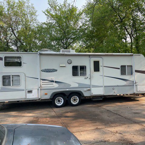 2004 Motor Home.  Contact Shay@ (contact info removed)