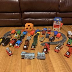 Lot of Thomas Limited Mattel the Experimental Engine Motorized Train w Road. (C4