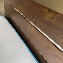 Queen Size Bed With Side Table And Mattress 
