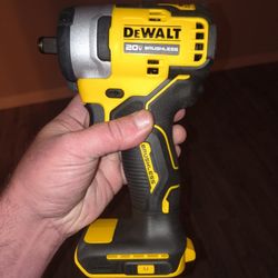 NEW DEWALT 1/2 COMPACT IMPACT WRENCH 