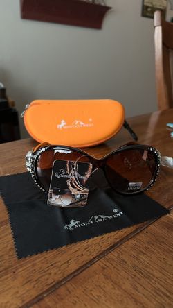 Montana West Of Glasses