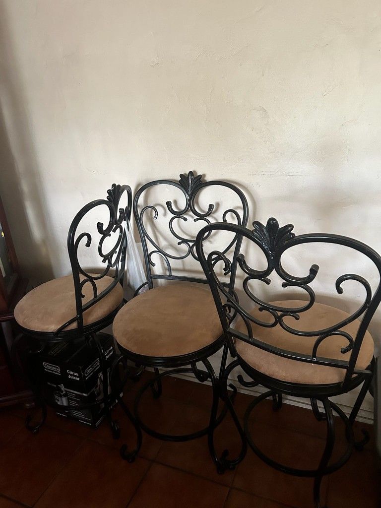 3 Chairs Metal