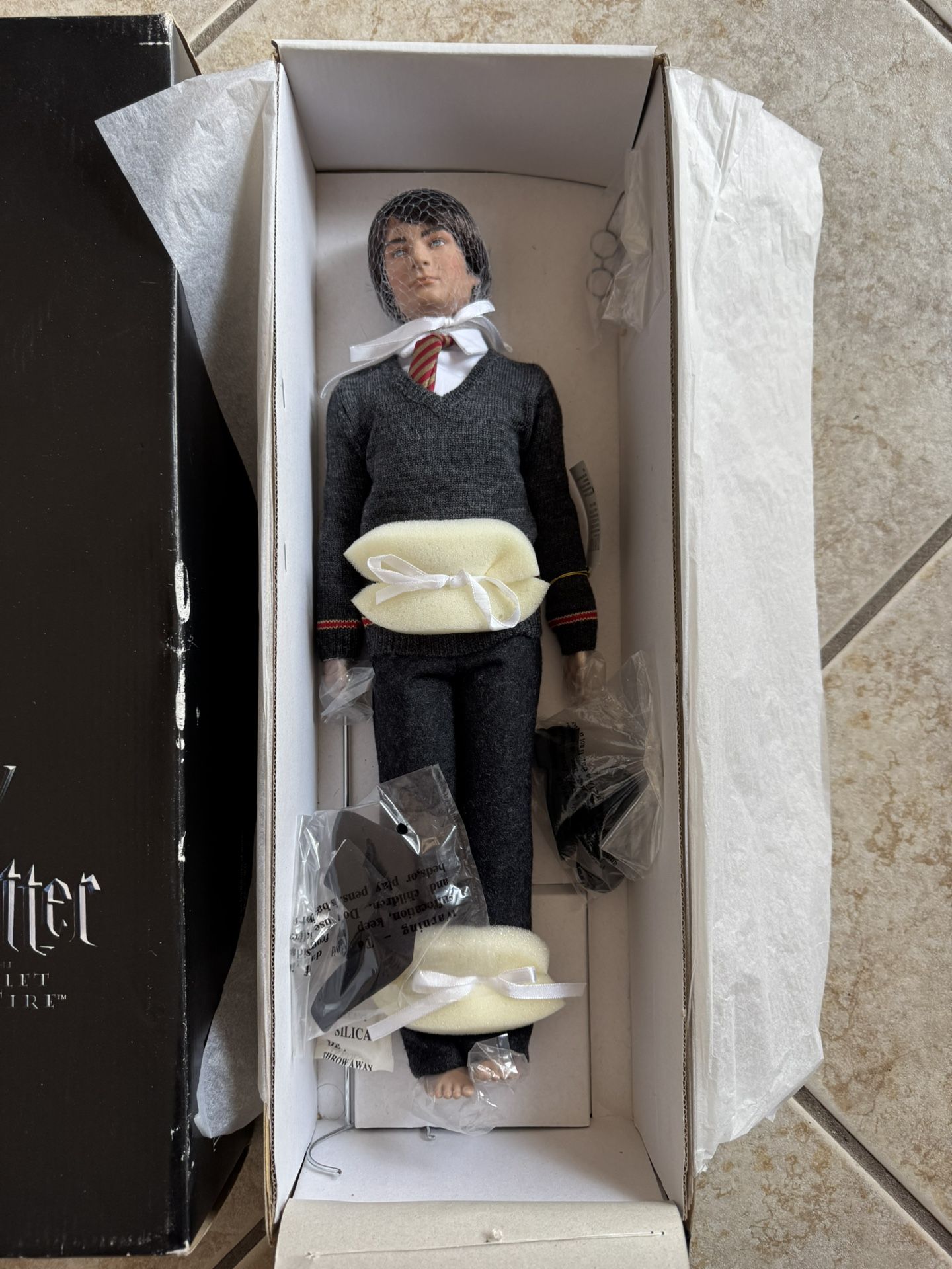 2005 HARRY POTTER and the GOBLET OF FIRE 17" Doll by TONNER Hogwarts T5HPDD02