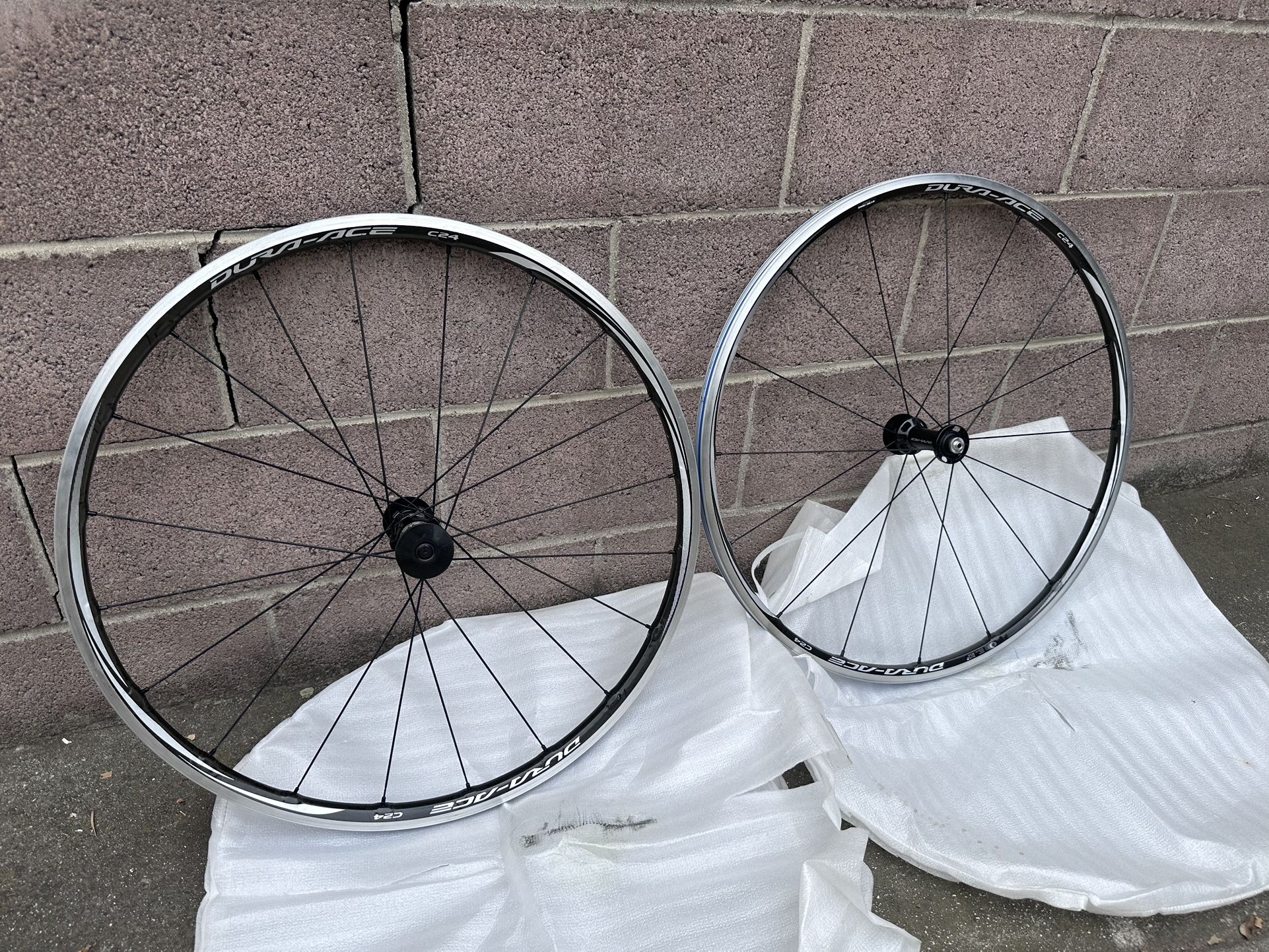 Dura-Ace C24 Carbon Wheelset