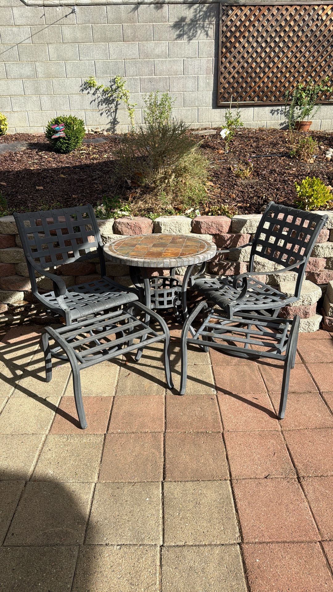 Out Door Table With Chairs And Leg Rest
