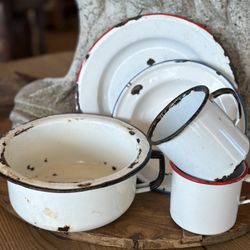 Rustic Farmhouse VTG 💕Enamel Wear  For Staging Etc. Set Of 5