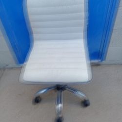 Very Nice Office Chair Slightly Worn But Very Good Looking