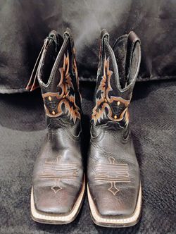 ARIAT BOOTS